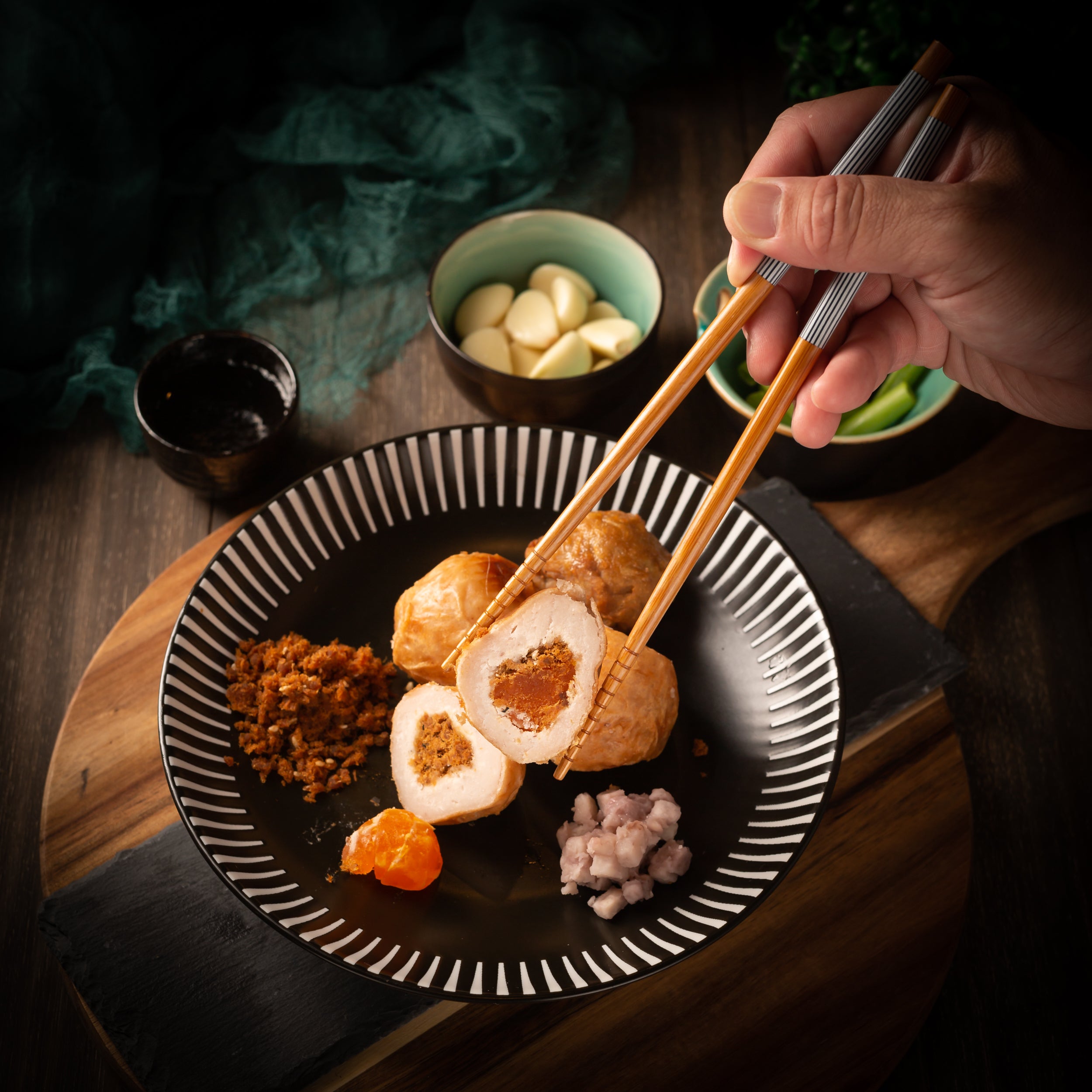 芋頭丸 (內含肉鬆&鹹蛋黃)